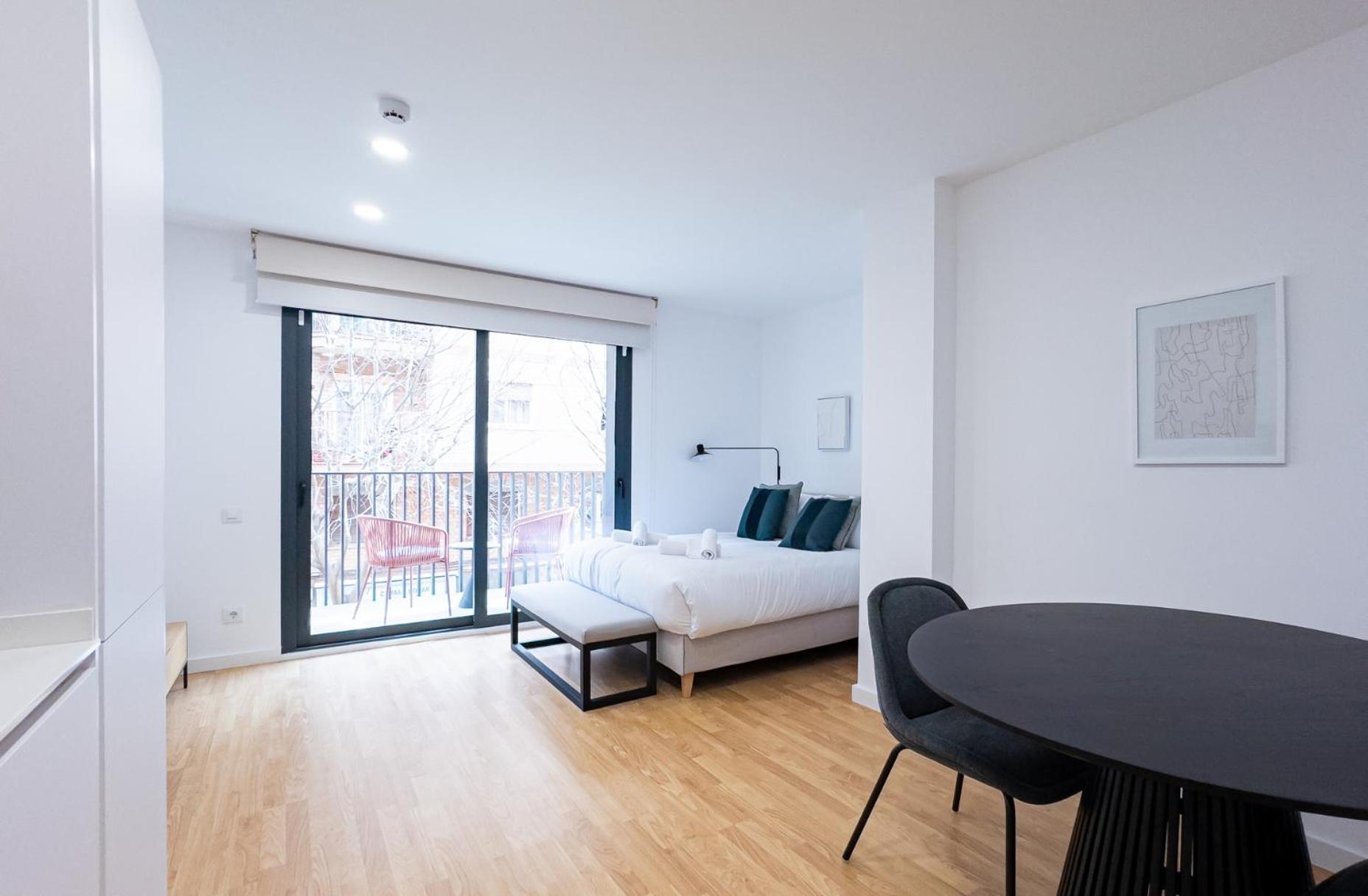 Stay U-Nique Apartments Albeniz Bcn L'Hospitalet de Llobregat Exterior foto